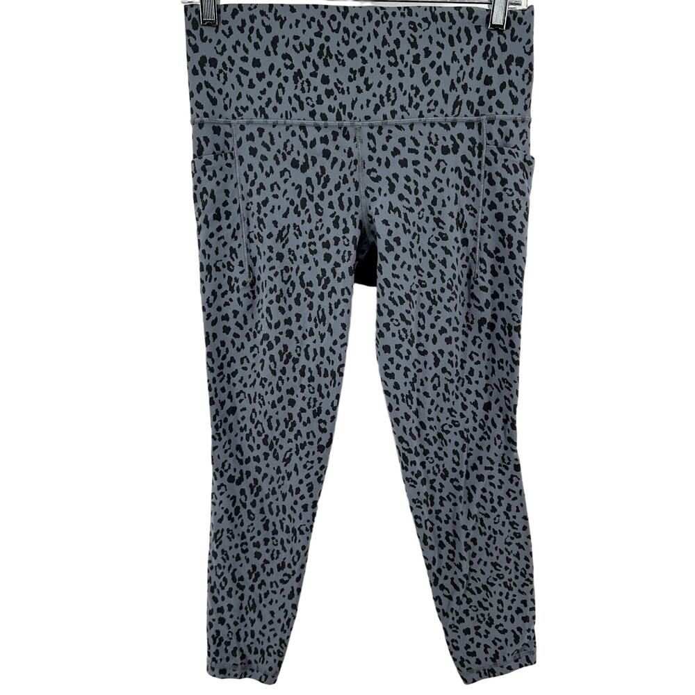 Athleta Salutation Stash Pocket II Printed 7/8 Tight UPF 50+ Leopard Blue M